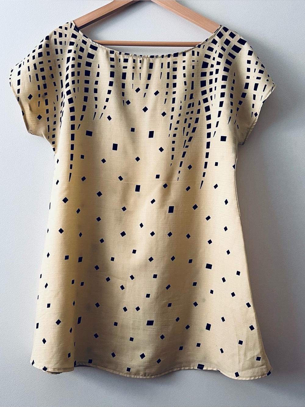 Butter Yellow Geometric Print Short Sleeve Mini Dress Made on Maui Medium EUC